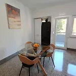 Novi Prostrani U Strogom Centru Pule Апартаменты *