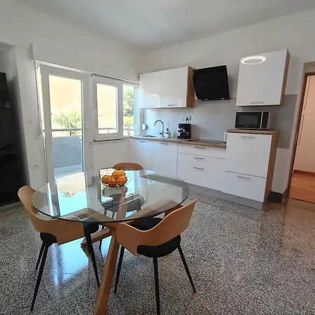 Novi Prostrani U Strogom Centru Pule Pula