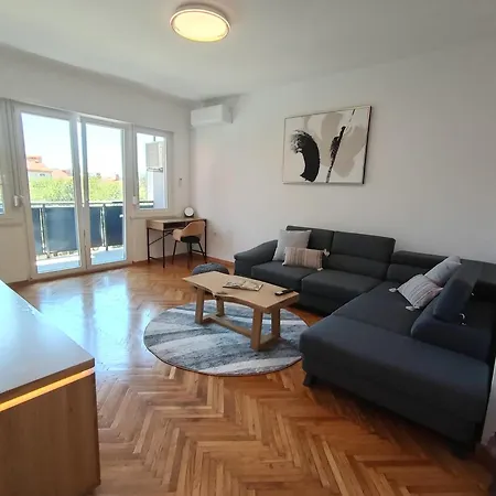 Novi Prostrani U Strogom Centru Pule *