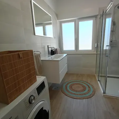 Novi Prostrani U Strogom Centru Pule Apartament *